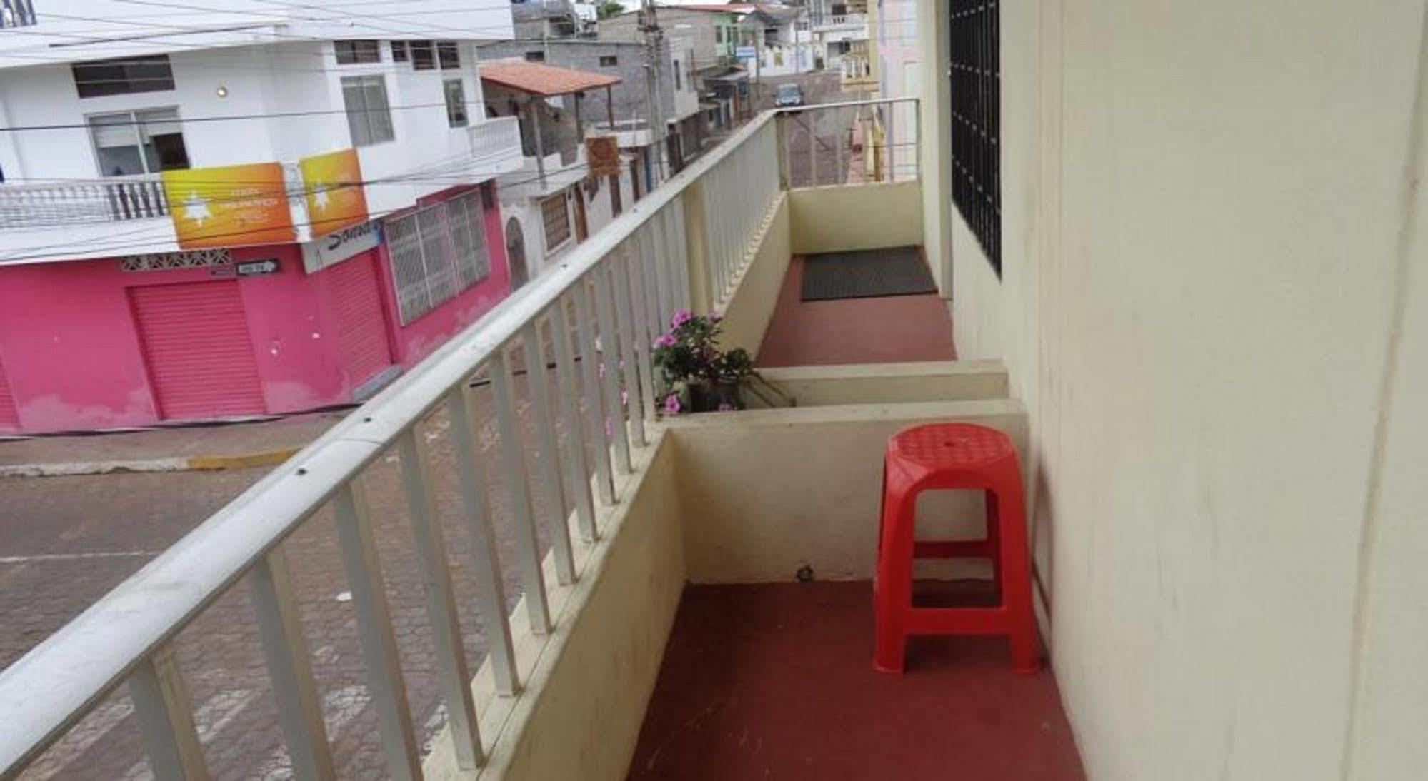 Hostal Miconia Puerto Ayora  Exterior foto